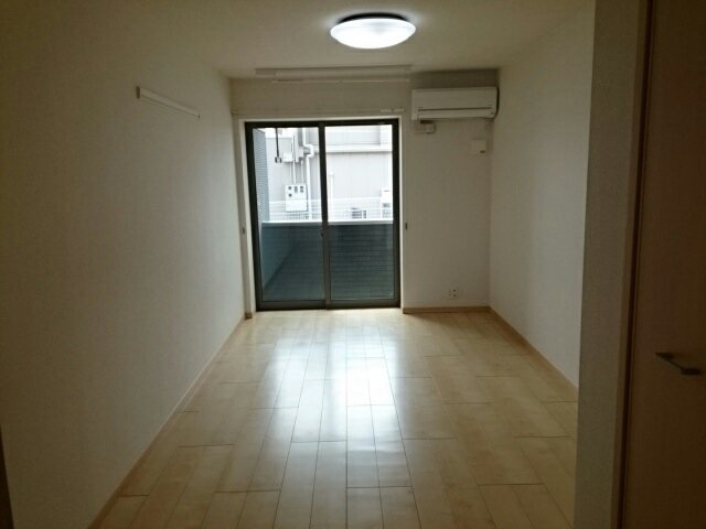 フライハイトの居間・リビング