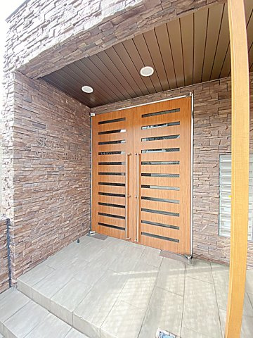 スカイコート松原のエントランス