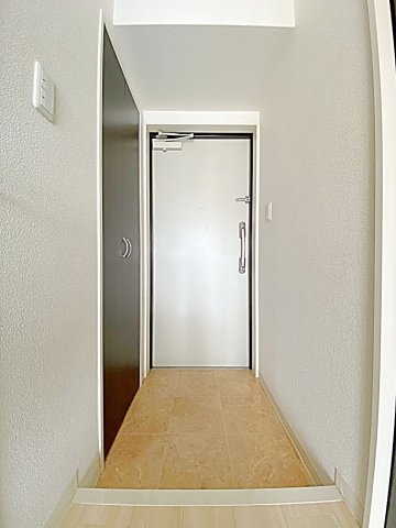 スカイコート松原の玄関