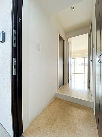 スカイコート松原の玄関