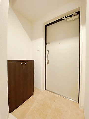 スカイコート千代田の玄関