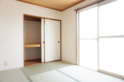 落ち着く雰囲気の和室６畳！