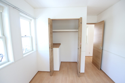 各部屋に収納がございます