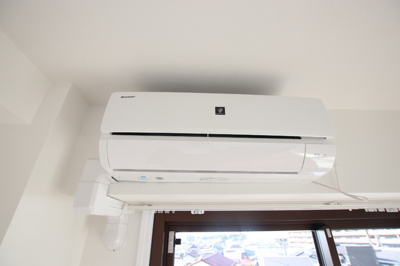 これからの季節の必需品、エアコン3基付き。