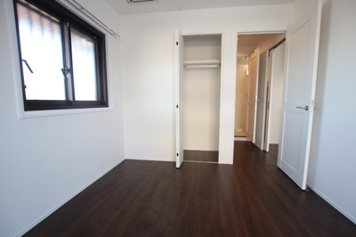 ２面採光が取れる洋室