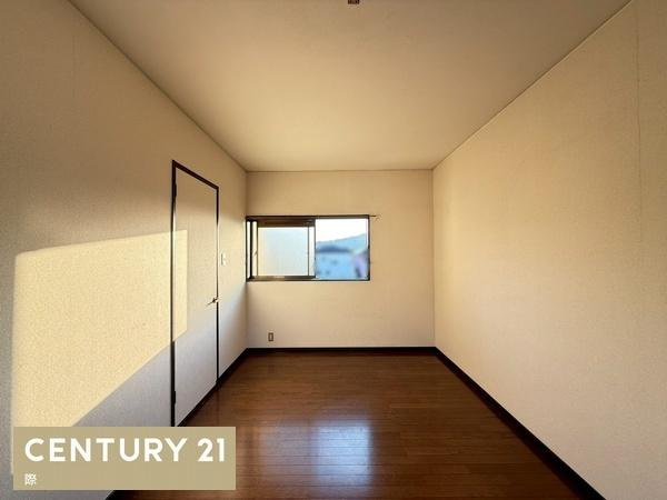 岩出市岡田　中古戸建の洋室