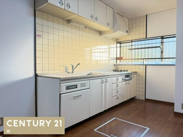 岩出市岡田　中古戸建のキッチン