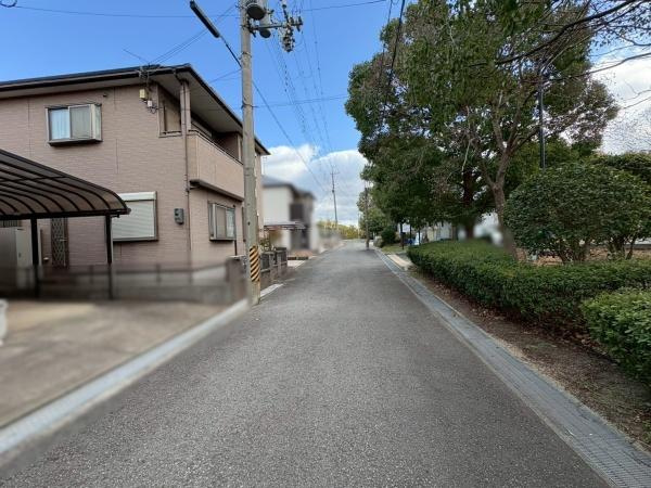 和歌山市松江東1丁目　中古戸建の前面道路含む現地写真