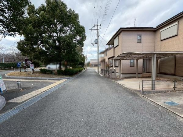 和歌山市松江東1丁目　中古戸建の前面道路含む現地写真