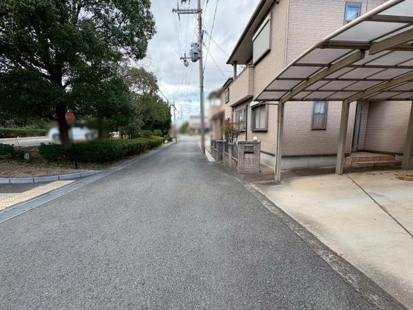 和歌山市松江東1丁目　中古戸建の前面道路含む現地写真