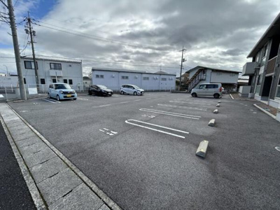 【駐車場】 | Creanjue（クレアンジュ）