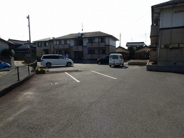【駐車場】 | エスポワール三柳　Ｂ棟