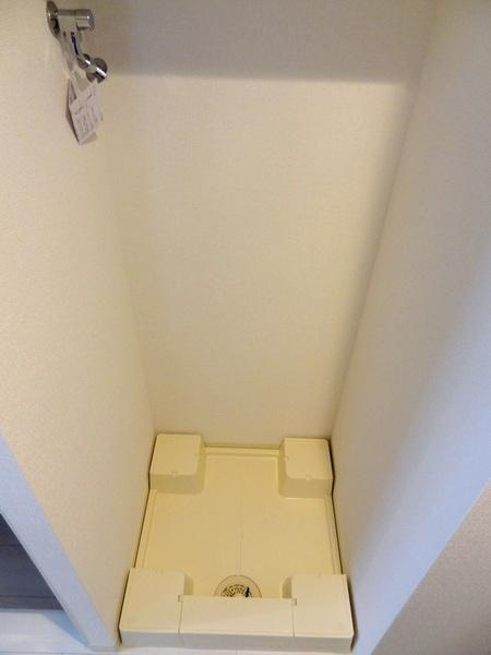 エステムコート難波ウエストサイド４ザ・フォースの洗面所|★室内洗濯パン★