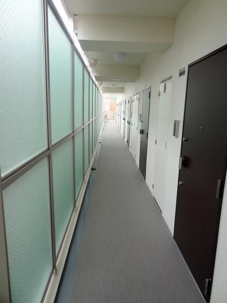 エステムコート難波ウエストサイド４ザ・フォースのエントランス|★明るい共益部分★