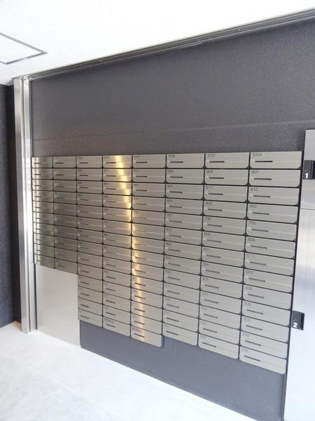 アドバンス大阪ソルテのエントランス|★集合ポスト★