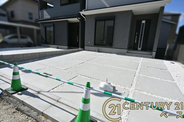 リーブルガーデン高畑町 １号棟 ／新築一戸建の駐車場|■現地撮影写真■駐車スペース２台分完備！