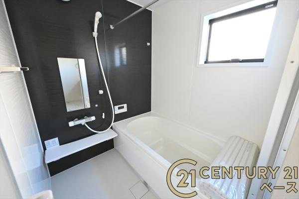 リーブルガーデン高畑町 １号棟 ／新築一戸建の浴室|■床は水ハケが良く、乾きやすいのでカビの発生も軽減！嬉しい浴室乾燥機付です！■