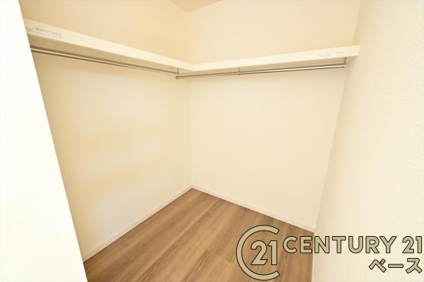 リーブルガーデン高畑町 １号棟 ／新築一戸建の収納|■広々としたＷＣＬを完備！大きな荷物も楽々収納！■