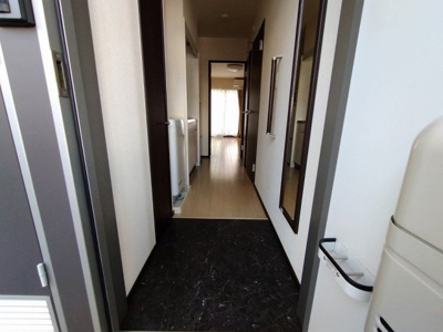 【玄関】 | レオネクストシャトル杉田Ⅴ | 姿見付き　お出かけ前の確認に♪