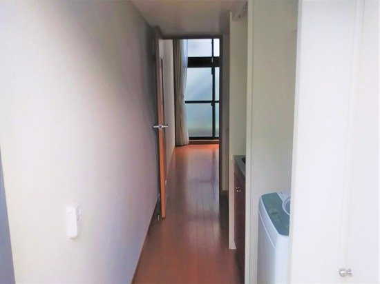 レオパレスファミリアの玄関