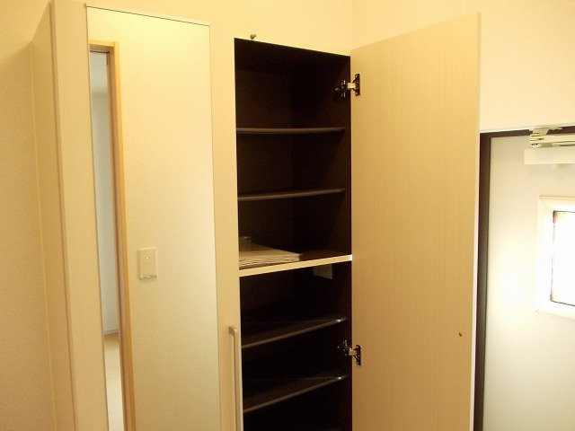 讃良レジデンスの玄関