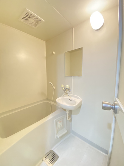 【浴室】 | アーシャーハウス B