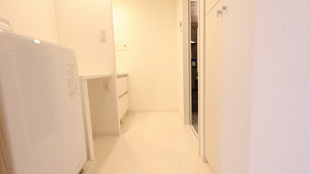 アルファステイツ西福原の脱衣所|カウンター付きなので洗濯物を畳むのにとても便利です！