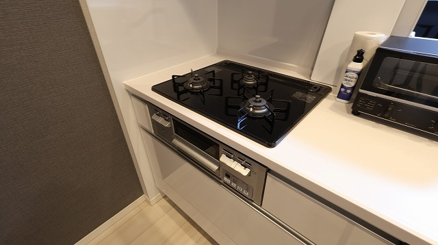 アルファステイツ西福原のキッチン|3口コンロ