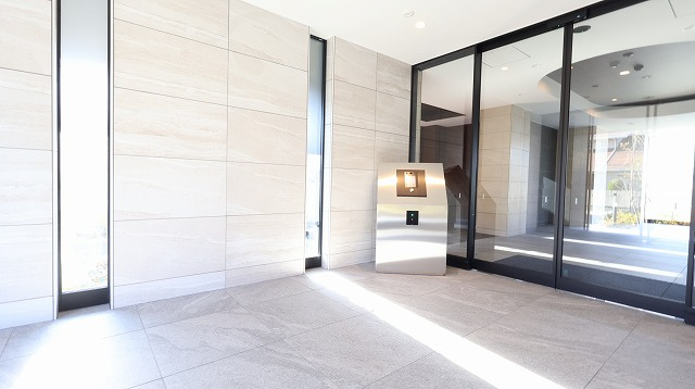 アルファステイツ西福原のエントランス