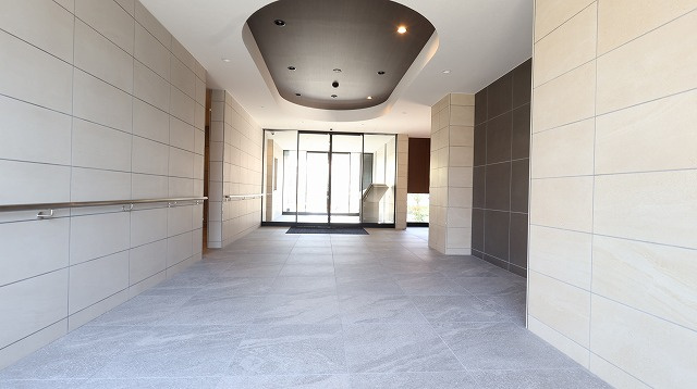 アルファステイツ西福原のエントランス