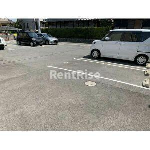 サニーウエルⅡの駐車場