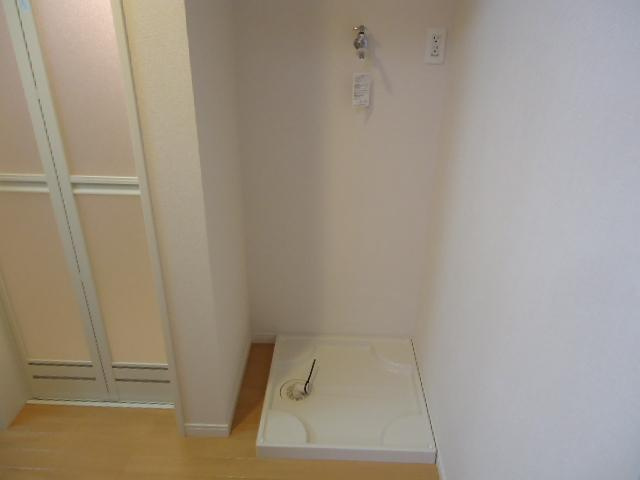 フラット　コスモスのその他|洗濯機置場