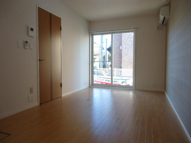 フラット　コスモスの内装|リビング