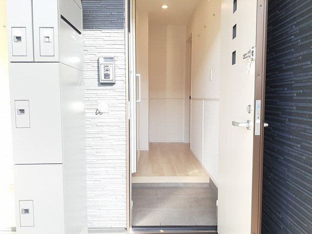 マロン　Ｂの玄関|明るい玄関です