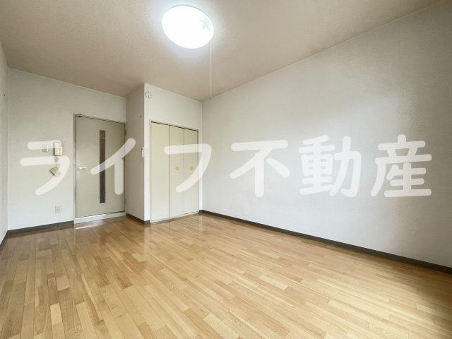 カトレアハイツの居間・リビング|使いやすいリビングです