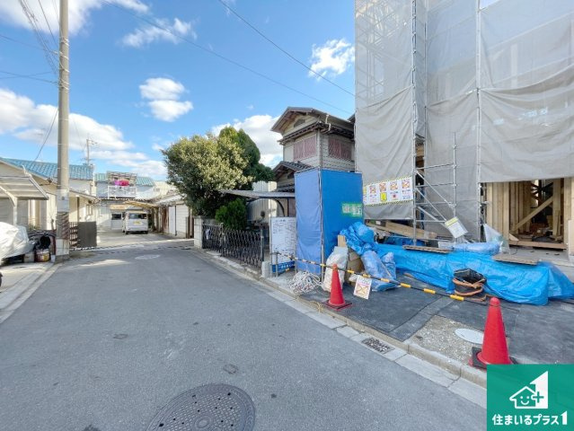 松原市小川　第3期　新築一戸建ての前面道路含む現地写真|周辺は落ち着いた街並みの住宅地！子育てがしやすい住環境です！まだ未完成ですが、現地でしかわからない事もございます。是非一度ご覧ください。