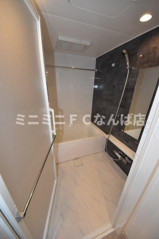 アフルエンス難波イーストの浴室