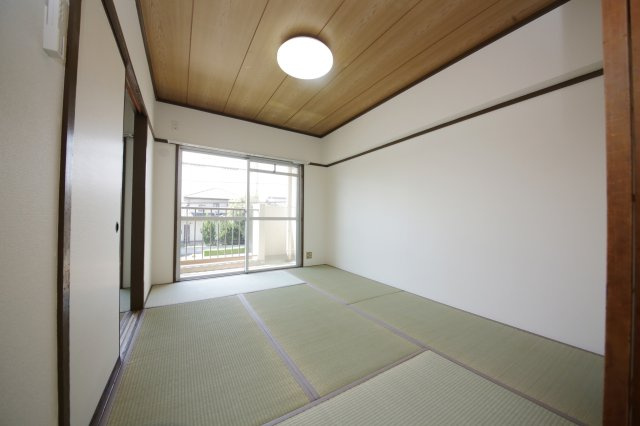 長根ハイツの和室