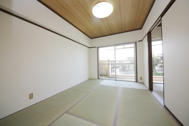 長根ハイツの和室