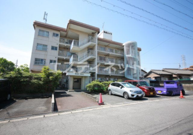 長根ハイツの外観