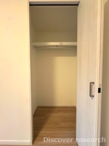 アイディーコート府中の収納|【クローゼット】
奥行きのあるクローゼットで見た目以上に収納することができそうです。