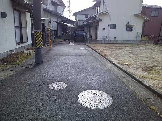 【前面道路含む現地写真】