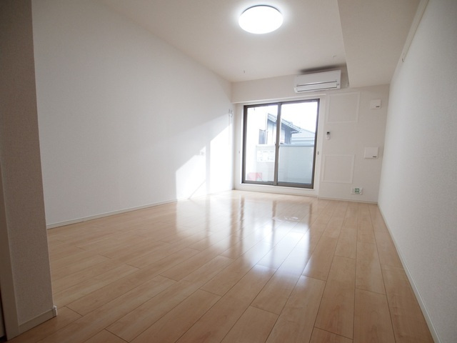 イースト・ヒルの居間・リビング