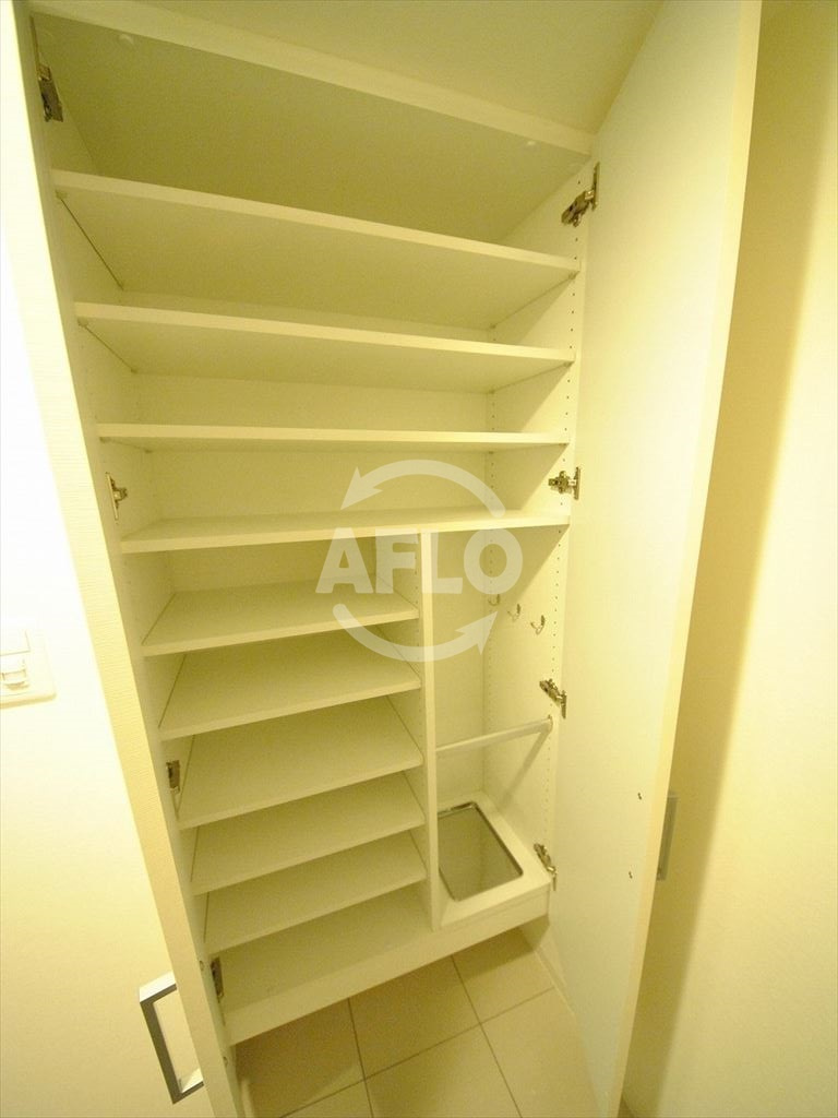 コンフォリア心斎橋ＥＡＳＴの玄関|コンフォリア心斎橋ＥＡＳＴ　下駄箱