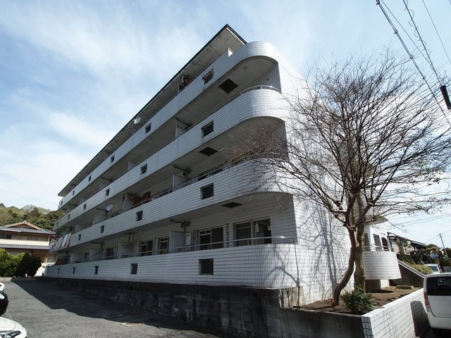 シャトー立田川の外観