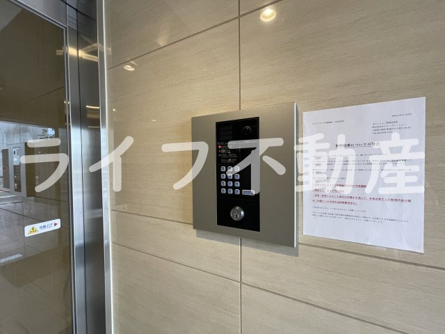 オズレジデンス布施柳通のエントランス