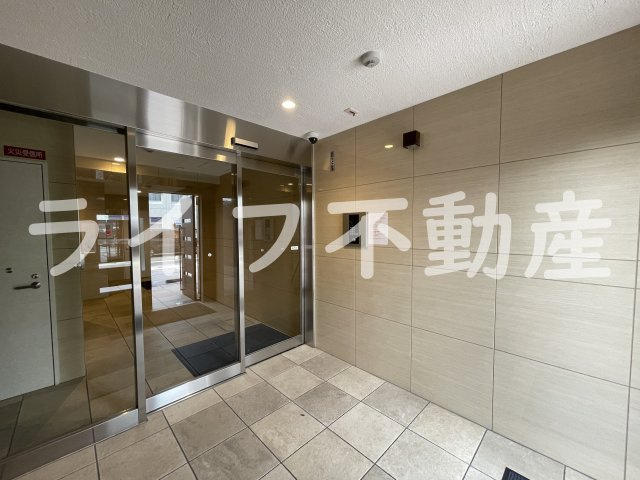 オズレジデンス布施柳通のエントランス