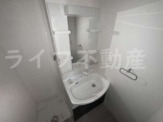 オズレジデンス布施柳通の独立洗面台