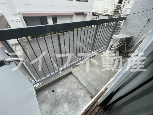 八戸ノ里KSのバルコニー|お洗濯にも便利なバルコニー付き