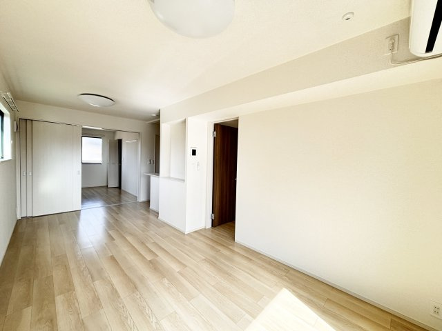 フォレストパレスの居間・リビング|イメージ202号室の写真